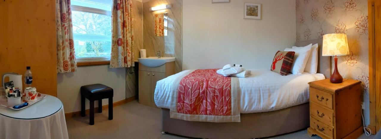 Homagen Bed & Breakfast Roybridge Luaran gambar